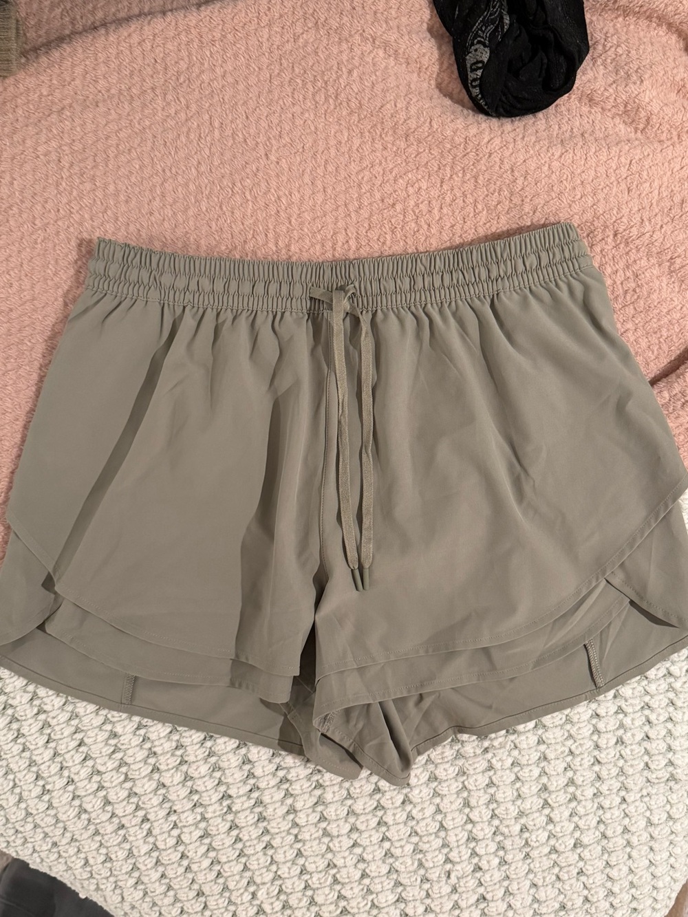 Calia Women's High-Rise Step Up Shorts in Sage